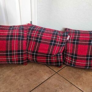 Envogue Holiday New York Plaid Chenille Throw Pillows Set of 3